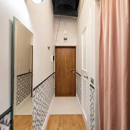 Hoza 62 By Bookinghost * Warsaw