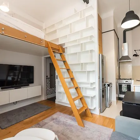 Hoza 62 By Bookinghost * Warschau