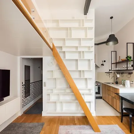 Hoza 62 By Bookinghost Warschau